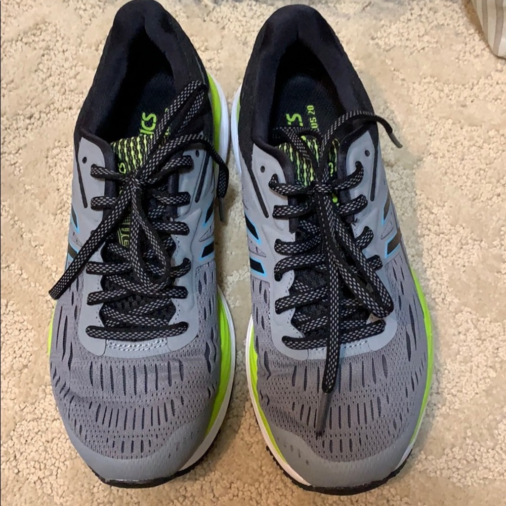 ASICS Gel Cumulous 20 woman’s athletic shoes